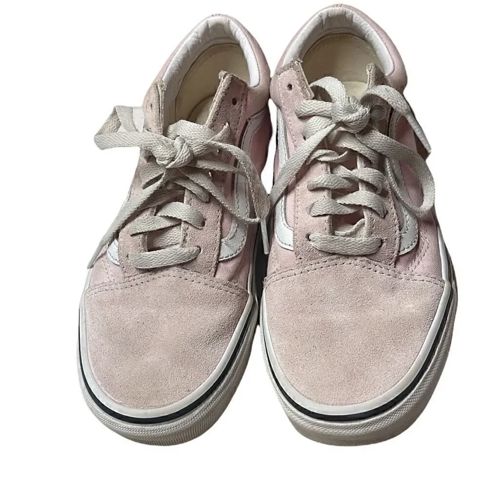 Vans Women’s Pink Suede/Canvas Old Skool Sneakers. Size 5.5.‎